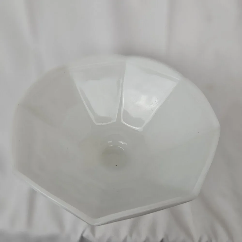 VINTAGE ANCHOR HOCKING MILK GLASS FOOTED FRUIT BOWL GRAPES